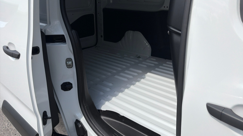 Vauxhall Combo Cargo Combo Xl Diesel 1.5 Turbo D 100ps Prime Plus H1 Van